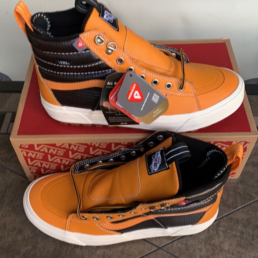 VANS WMNS SK8-HI MTE 2.0 DX APRICOT/BLACK Waterproof Sneakers - Picture 3 of 16